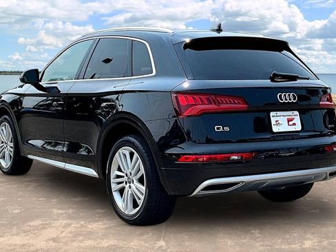 Used 2019 Audi Q5 2.0T Premium Plus w/ Premium Plus Package AWD/4WD image 6