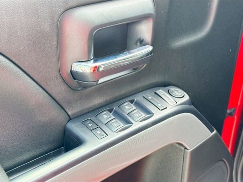 Used 2018 Chevrolet Silverado 1500 LT AWD/4WD image 18