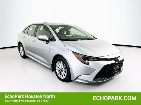 Used 2020 Toyota Corolla LE w/ LE Premium Package image 1