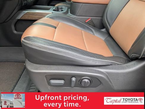 Used 2022 Chevrolet Silverado 1500 High Country w/ Technology Package AWD/4WD image 9