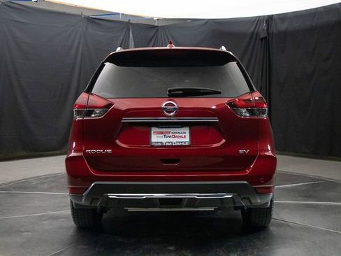 Used 2020 Nissan Rogue SV image 11