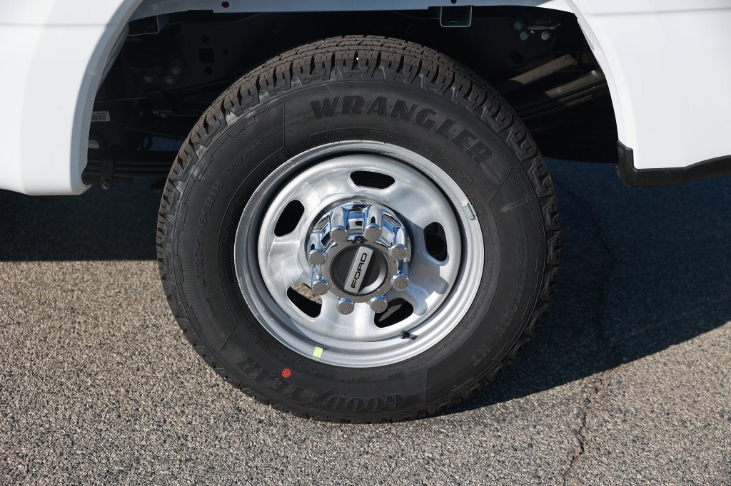 New 2027 Ford F350 XL w/ XL Chrome Package RWD image 13