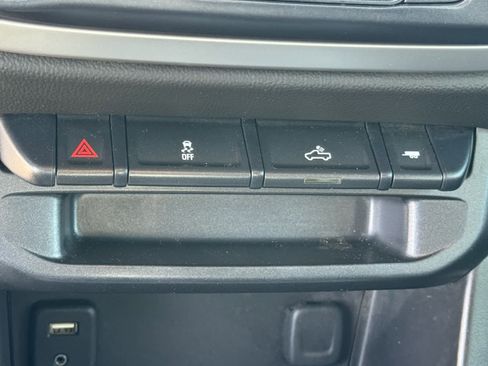 Used 2017 Chevrolet Colorado LT w/ LT Convenience Package image 28