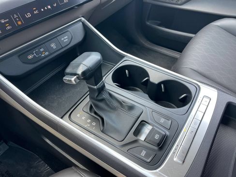 Used 2026 Kia Carnival FWD image 43