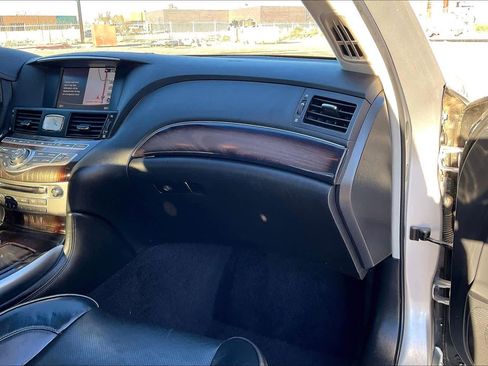 Used 2019 INFINITI Q70 L 3.7 w/ Sensory Package image 17