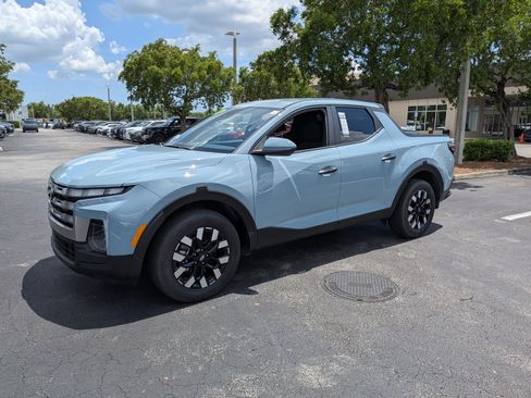 Used 2025 Hyundai Santa Cruz SE FWD image 8