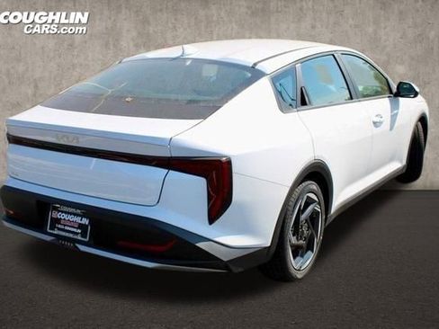 New 2025 Kia K4 EX image 8