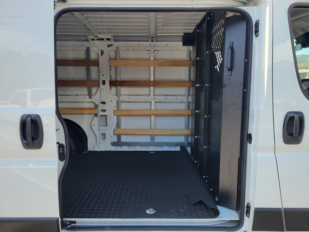 Used 2025 RAM ProMaster 2500 w/ U-Haul Equipment Group FWD image 15