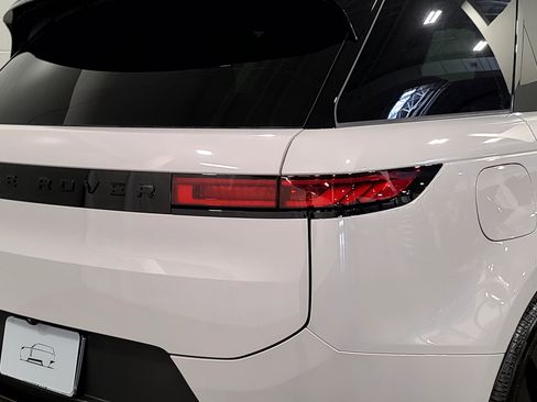 New 2026 Land Rover Range Rover Sport SE image 18