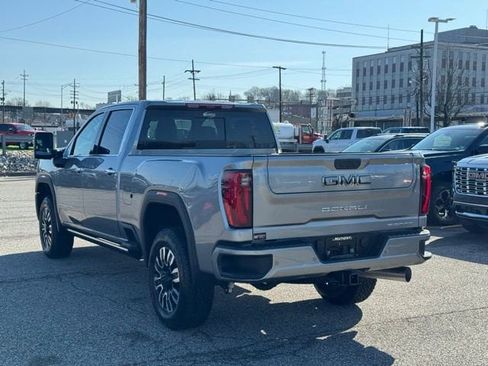 New 2026 GMC Sierra 2500 Denali Ultimate AWD/4WD image 3