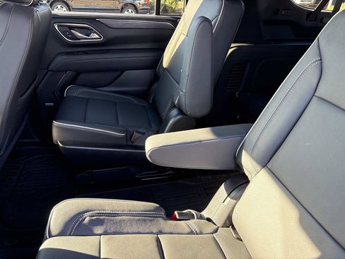 Certified 2024 GMC Yukon XL SLT w/ SLT Luxury Package image 29