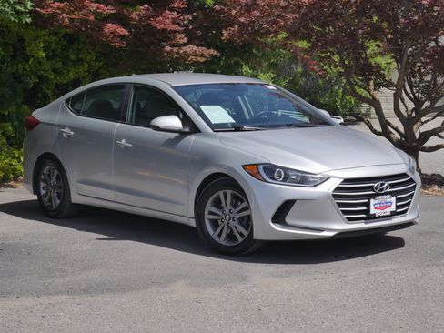 Used 2018 Hyundai Elantra SEL FWD image 24