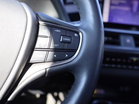 Used 2024 Lexus UX 250h F Sport image 22