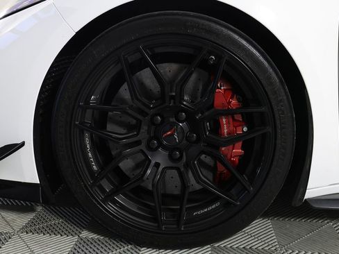 Used 2025 Chevrolet Corvette Z06 w/ Z07 Performance Package RWD image 49