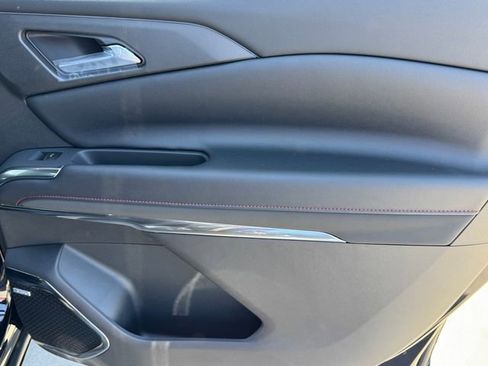 New 2026 Chevrolet Traverse RS w/ LPO, Floor Liner Package AWD/4WD image 10