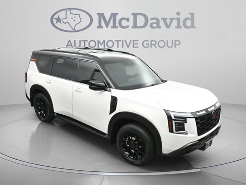 Used 2025 Nissan Armada PRO-4X AWD/4WD image 36