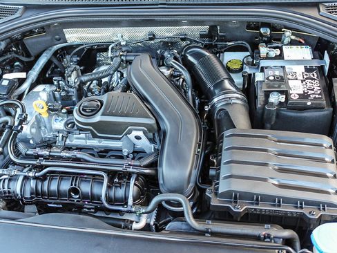 Used 2025 Volkswagen Jetta Sport image 27