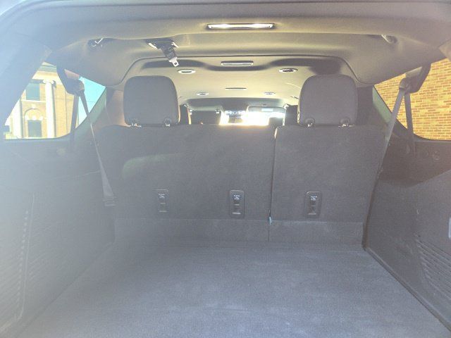 Used 2023 Chevrolet Suburban Premier AWD/4WD image 17