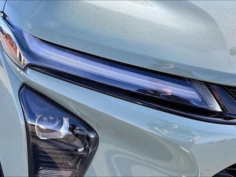 Used 2025 Chevrolet Trax ACTIV w/ Sunroof Package FWD image 28