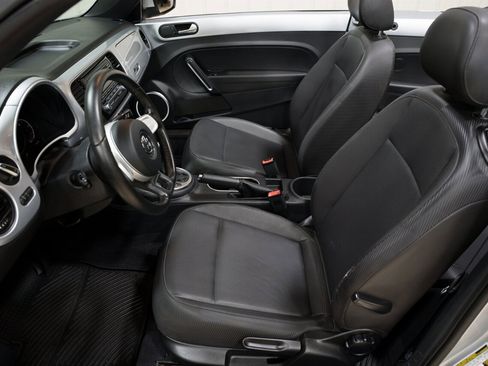 Used 2013 Volkswagen Beetle 2.5 FWD image 9