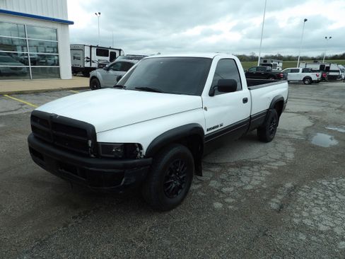 Used 2001 Dodge Ram 1500 Truck 2WD Regular Cab image 4