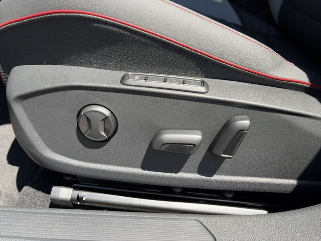 New 2026 Volkswagen GTI SE FWD image 16