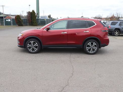 Used 2020 Nissan Rogue SV w/ Sun & Sound Touring Package image 8