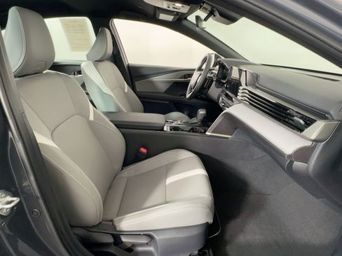 Used 2025 Toyota Camry SE image 30