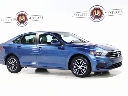 Used 2019 Volkswagen Jetta SE w/ Cold Weather Package image 6