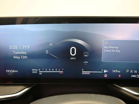 Used 2025 Buick Envision Preferred AWD/4WD image 27