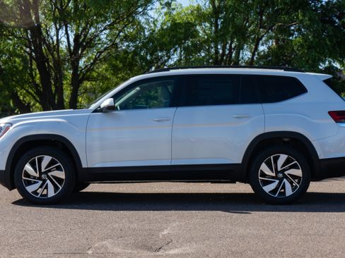 New 2026 Volkswagen Atlas SE image 3