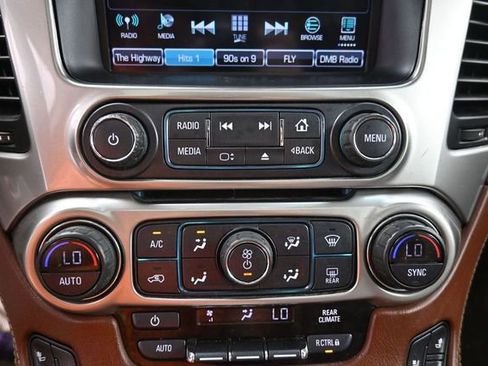 Used 2018 Chevrolet Suburban Premier AWD/4WD image 30