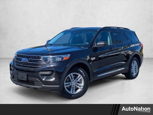 Used 2021 Ford Explorer XLT image 1