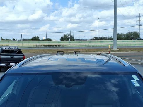 Used 2023 Volkswagen Atlas Cross Sport SE image 10