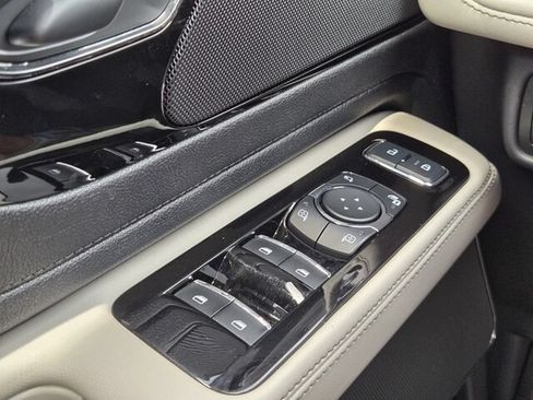 Used 2026 Lincoln Aviator 2WD w/ Jet Appearance Package image 32