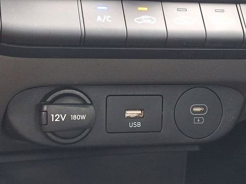 Certified 2024 Hyundai Elantra SE FWD image 22