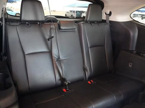 Used 2023 Toyota Highlander XLE FWD image 22