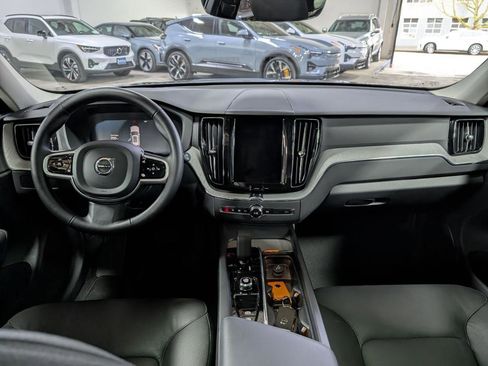 Used 2025 Volvo XC60 B5 Plus image 6