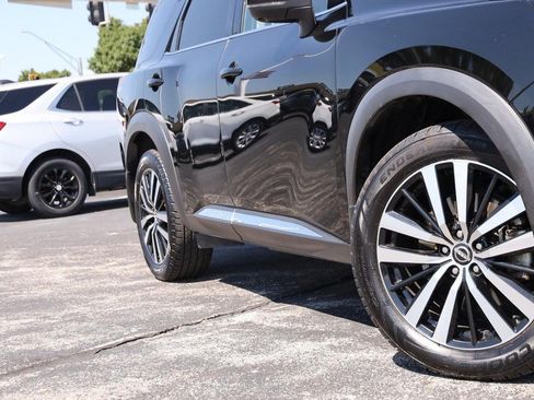 Used 2023 Nissan Pathfinder Platinum AWD/4WD image 3