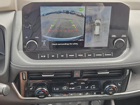 Used 2021 Nissan Rogue Platinum FWD image 13