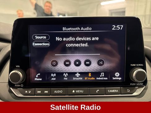 Used 2024 Nissan Rogue SV AWD/4WD image 12
