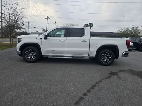 New 2026 GMC Sierra 1500 SLT image 8