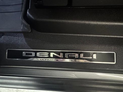 Used 2025 GMC Yukon XL Denali Ultimate AWD/4WD image 49