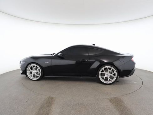 Used 2025 Ford Mustang GT Premium image 7