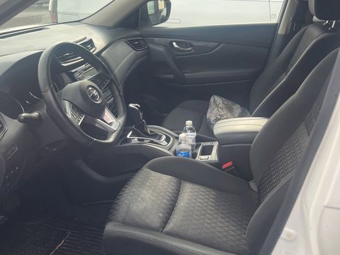 Used 2019 Nissan Rogue SV image 5