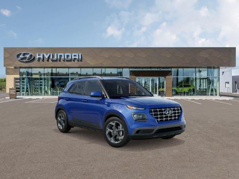 Used 2025 Hyundai Venue SEL FWD image 2