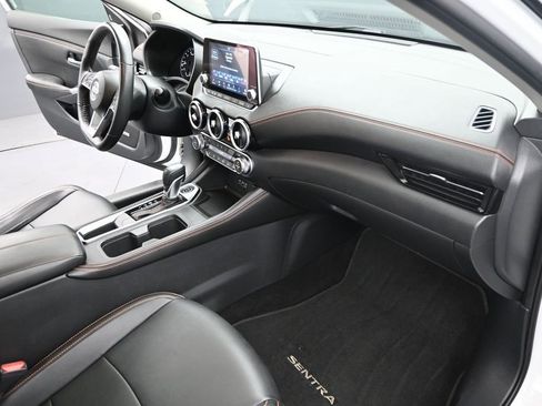 Used 2022 Nissan Sentra SR w/ SR Premium Package FWD image 24