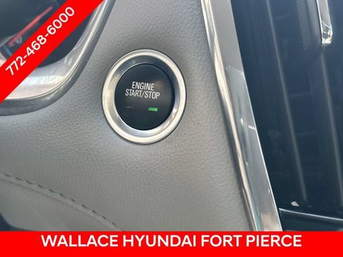 Used 2020 Chevrolet Traverse LT FWD image 24