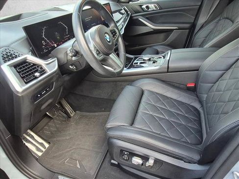 Used 2024 BMW X5 xDrive40i w/ M Sport Package AWD/4WD image 11