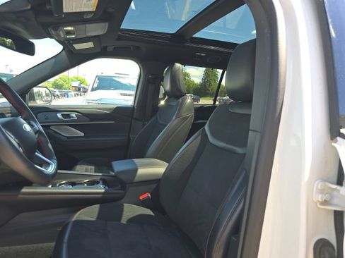 Used 2025 Ford Explorer ST AWD/4WD image 15